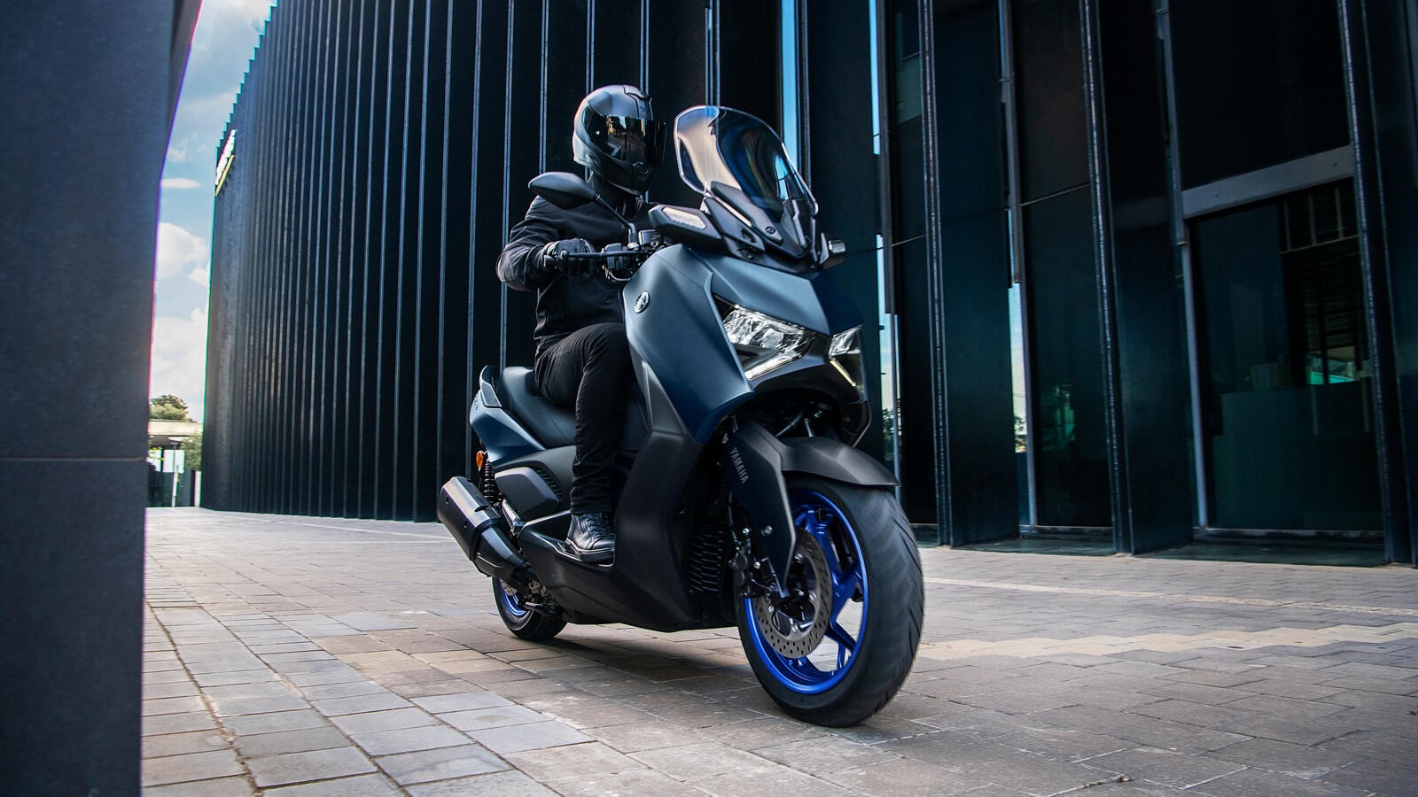 Yamaha XMax 300 Tech Max 2023: foto