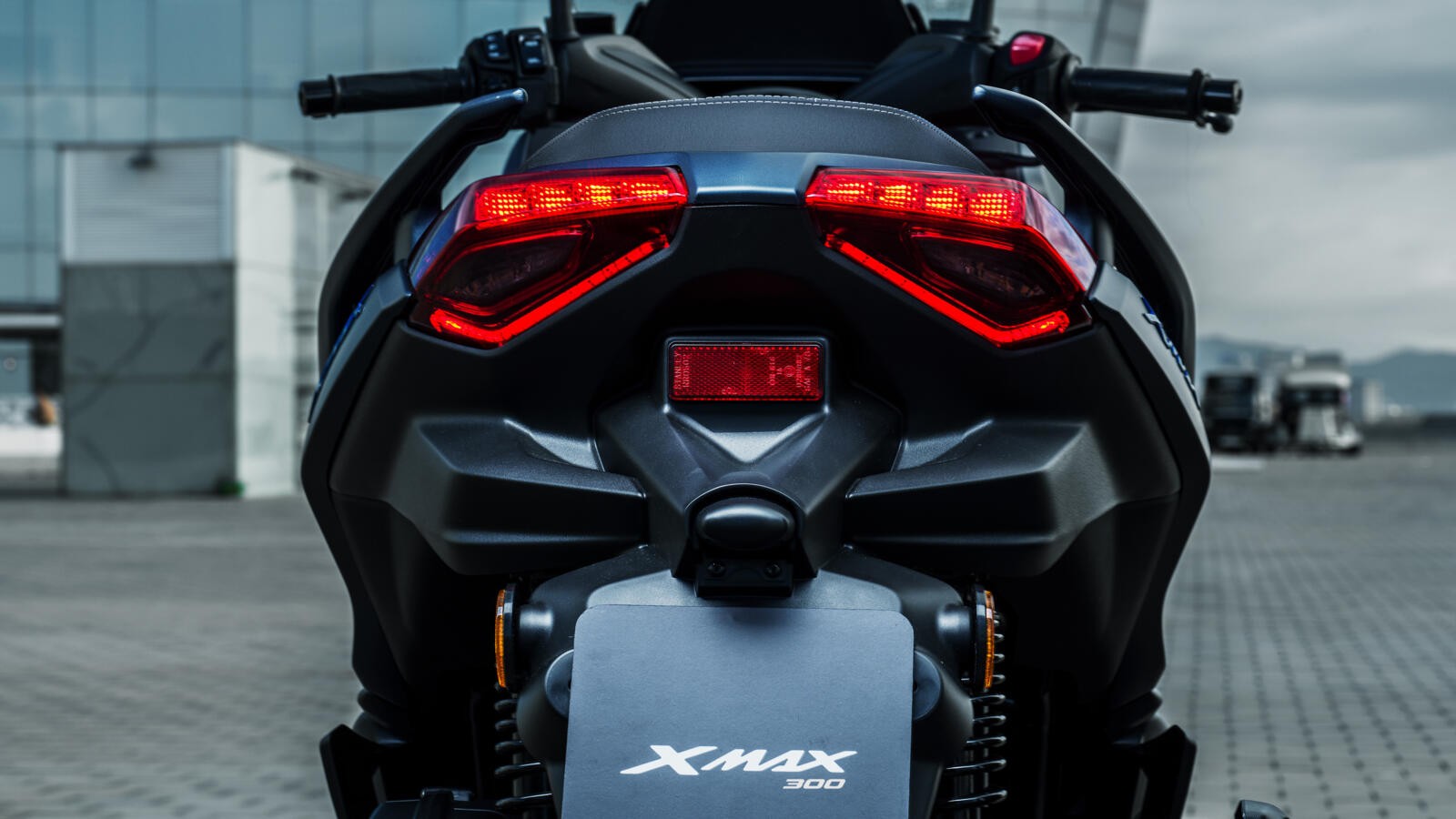 Yamaha XMax 300 Tech Max 2023: foto