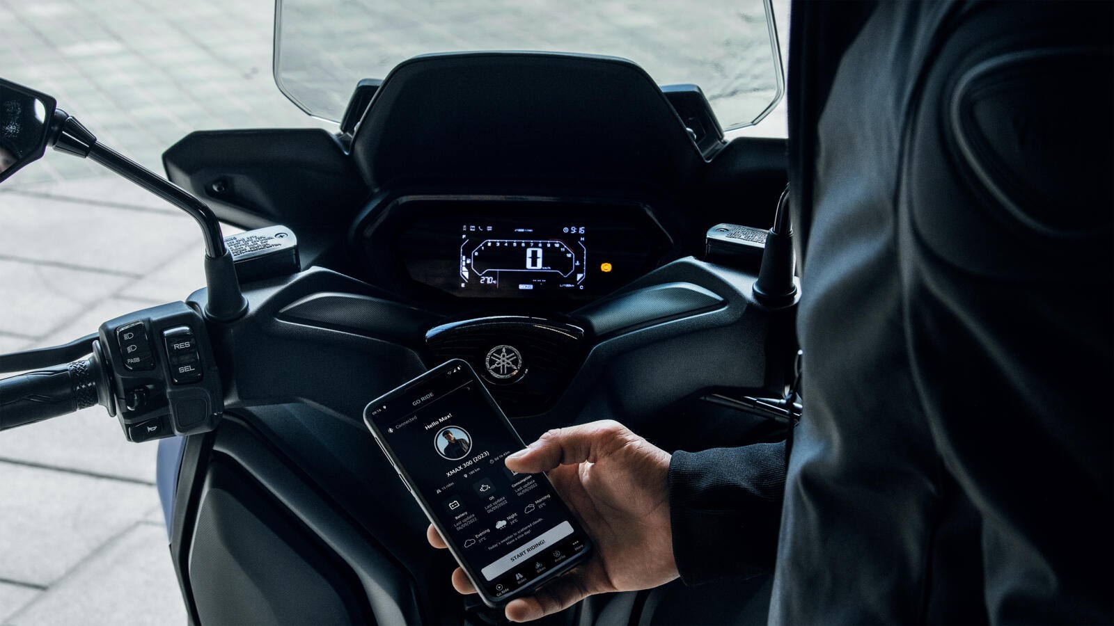 Yamaha XMax 300 Tech Max 2023: foto