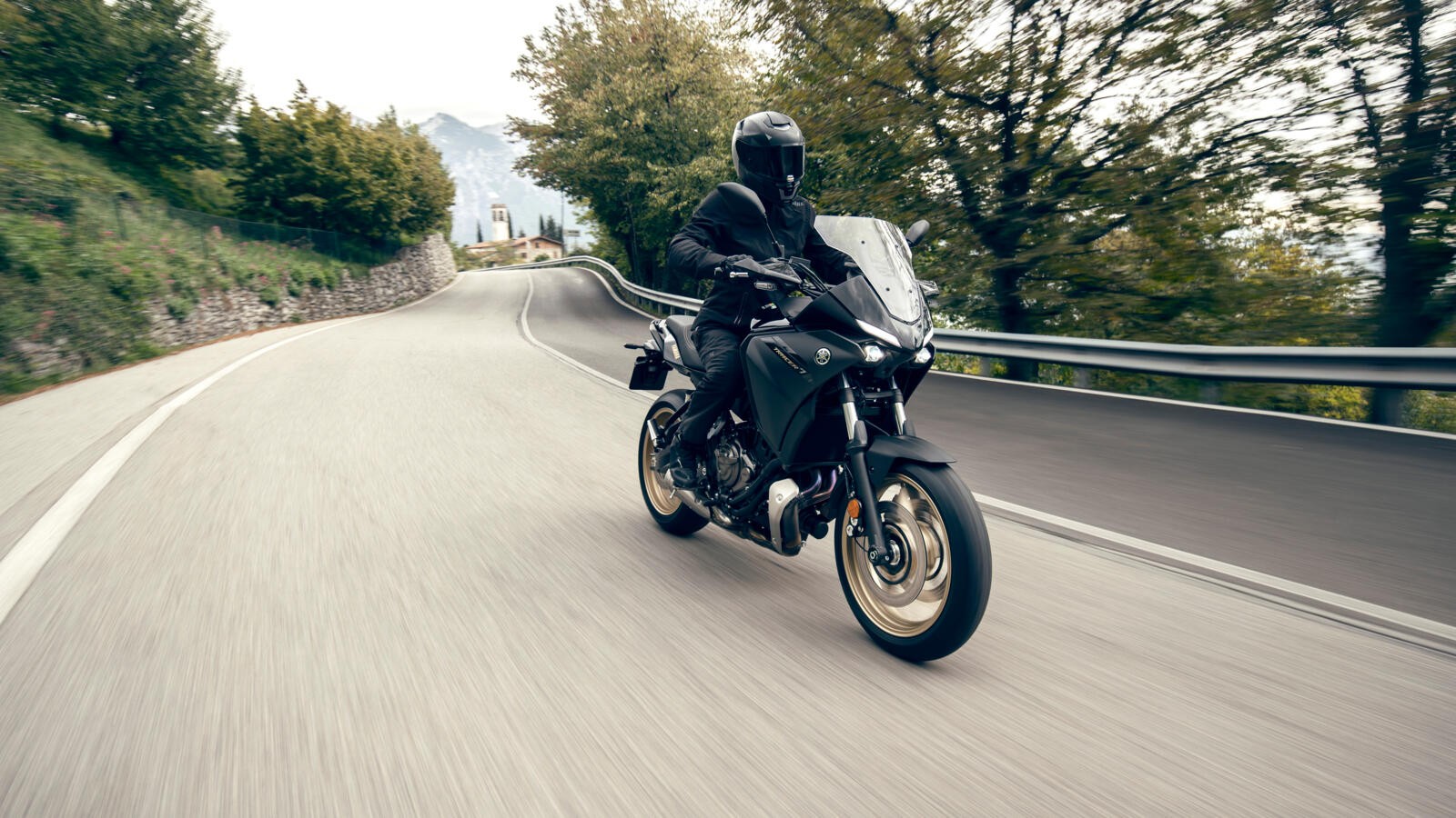 Yamaha Tracer 7 e Tracer 7 GT 2023: le foto