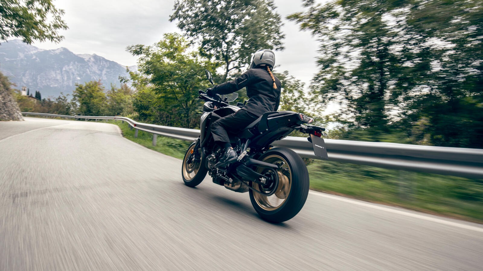 Yamaha Tracer 7 e Tracer 7 GT 2023: le foto