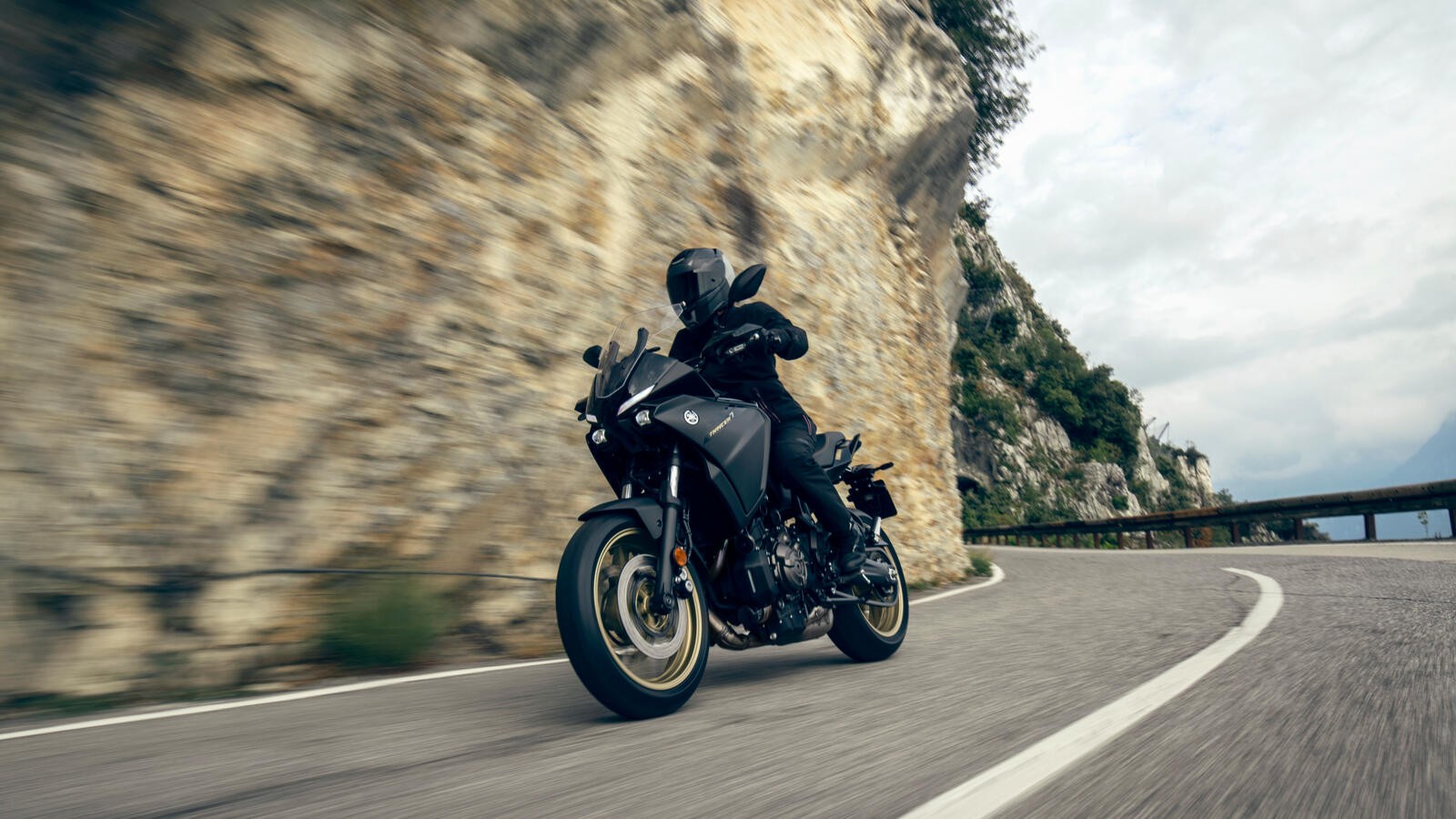 Yamaha Tracer 7 e Tracer 7 GT 2023: le foto