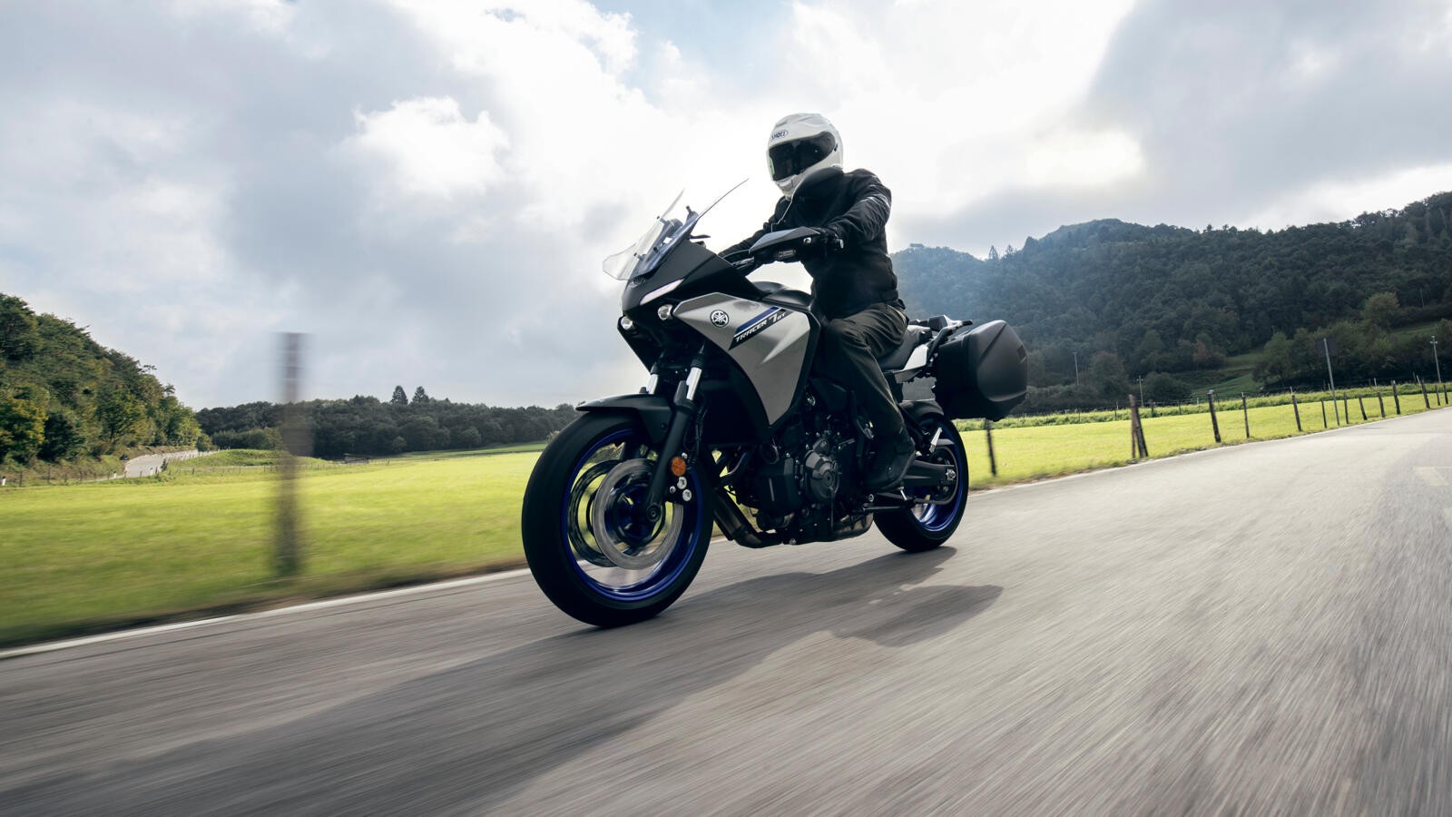 Yamaha Tracer 7 e Tracer 7 GT 2023: le foto