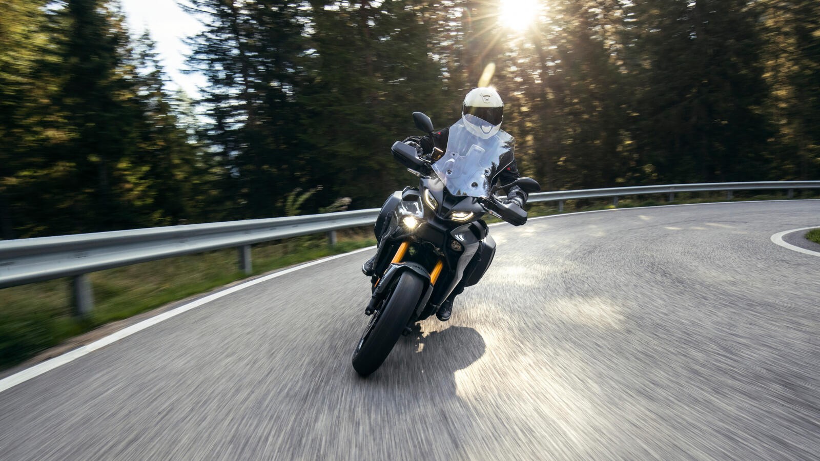 Yamaha Tracer 9 GT+: le foto