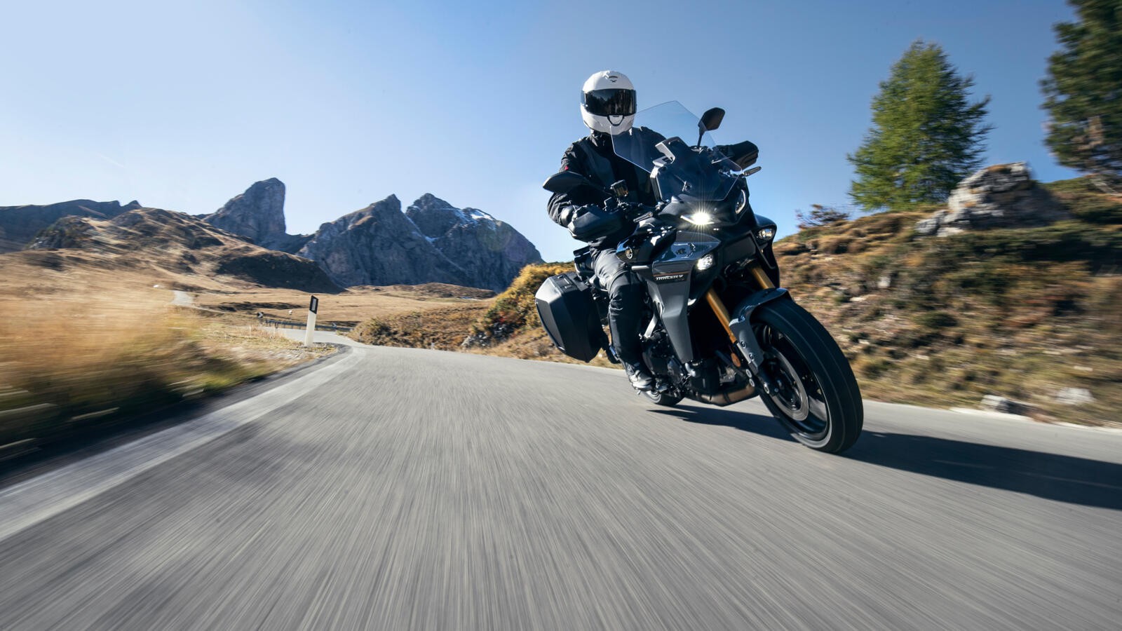 Yamaha Tracer 9 GT+: le foto