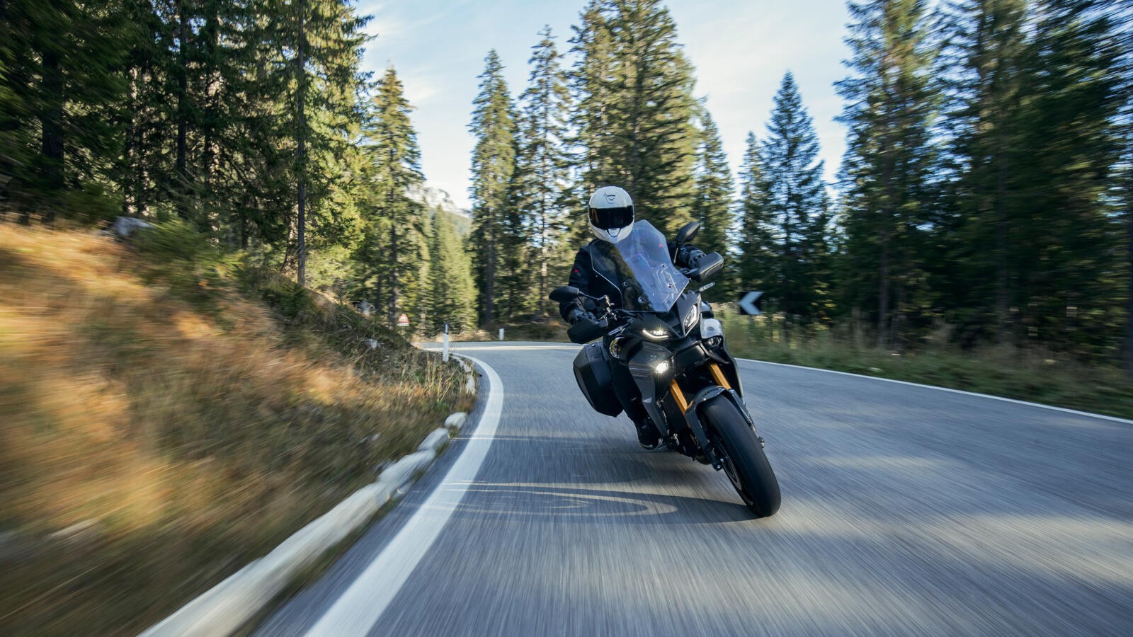 Yamaha Tracer 9 GT+: le foto