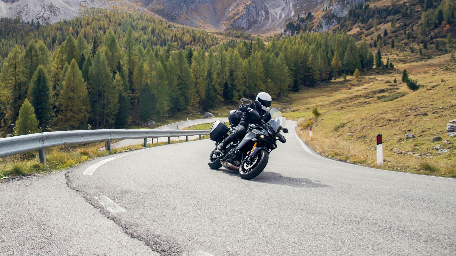 Yamaha Tracer 9 GT+: le foto