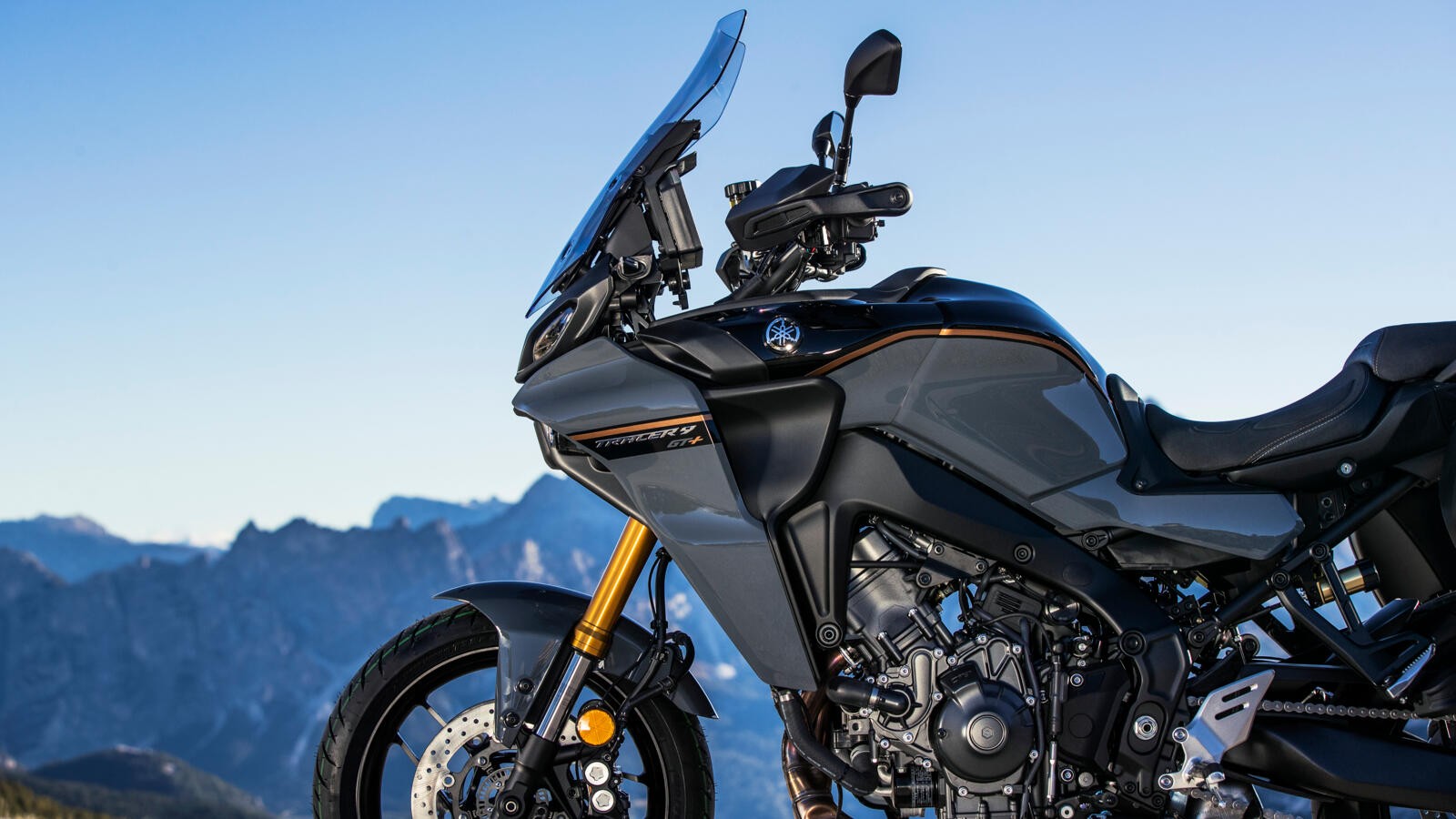 Yamaha Tracer 9 GT+: le foto