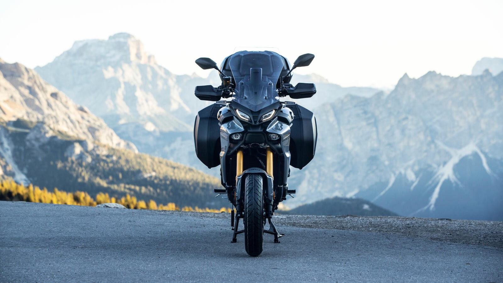 Yamaha Tracer 9 GT+: le foto