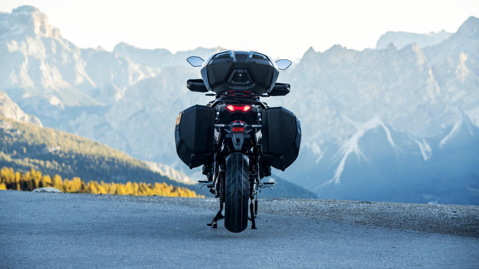 Yamaha Tracer 9 GT+: le foto