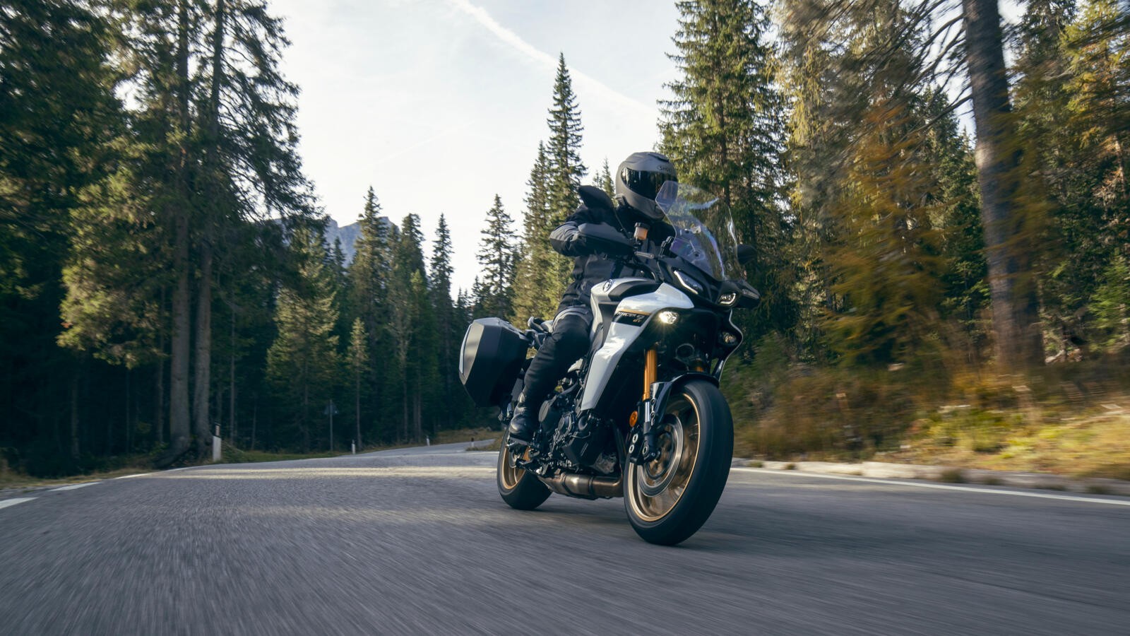 Yamaha Tracer 9 GT+: le foto