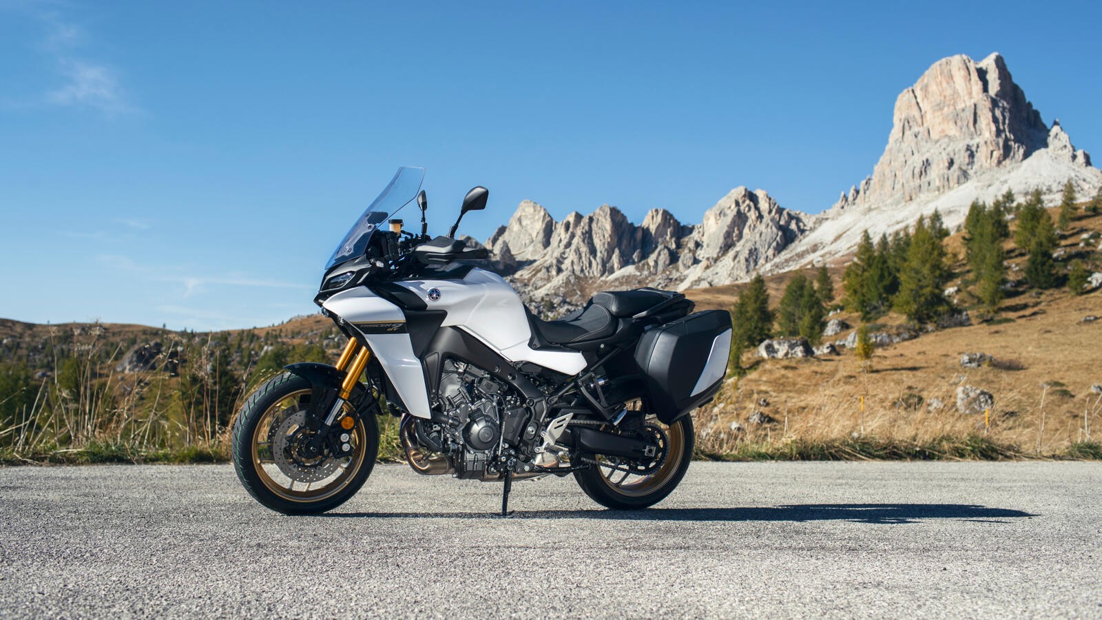Yamaha Tracer 9 GT+: le foto