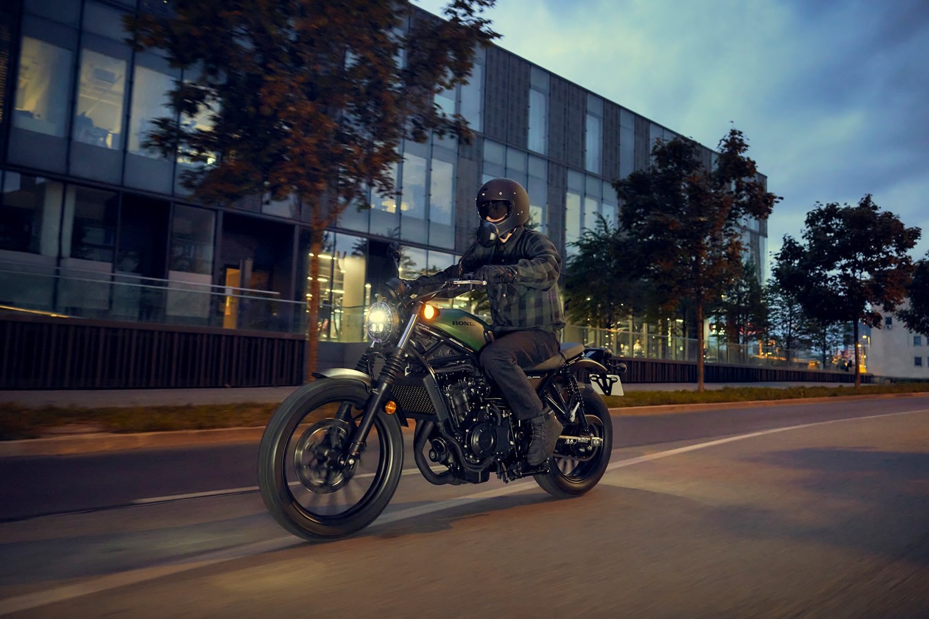 Honda CL500, la scrambler media