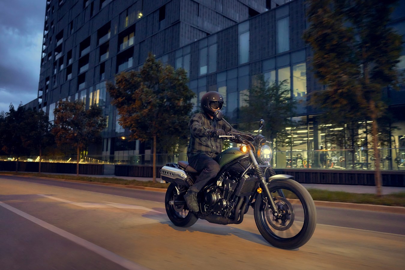 Honda CL500, la scrambler media