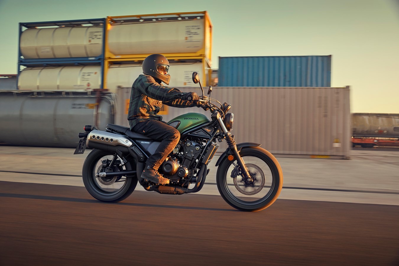 Honda CL500, la scrambler media