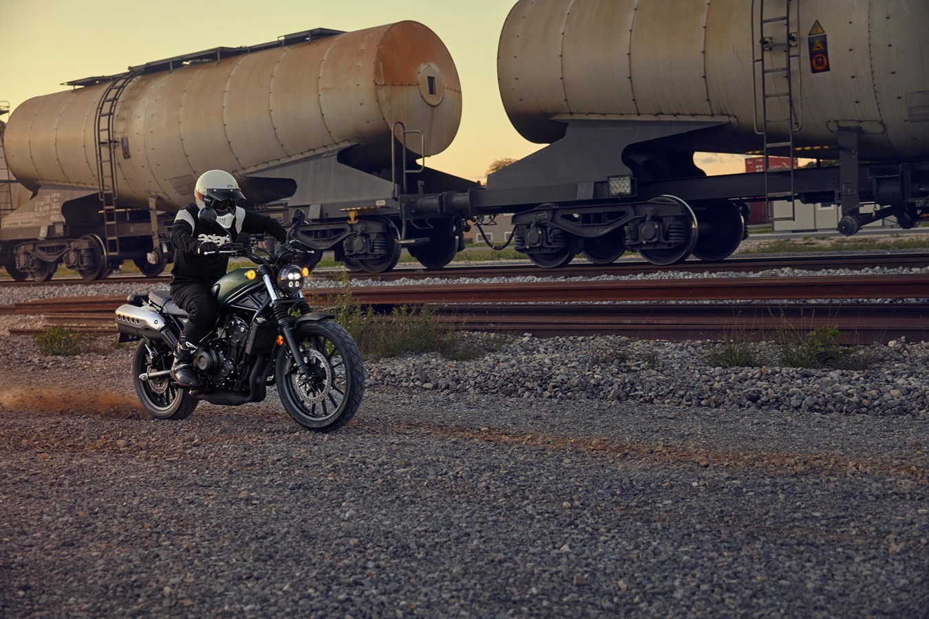 Honda CL500, la scrambler media