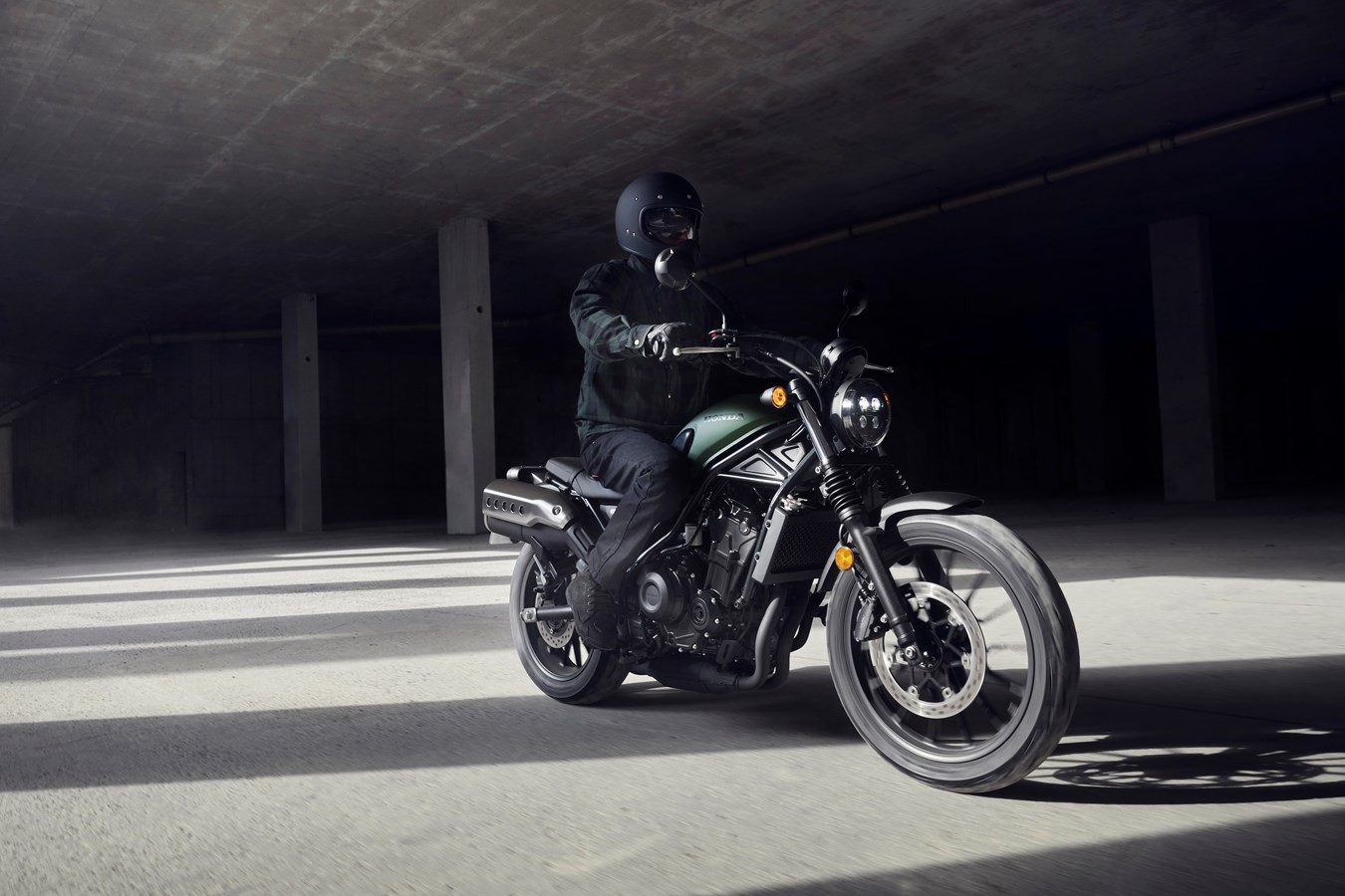 Honda CL500, la scrambler media