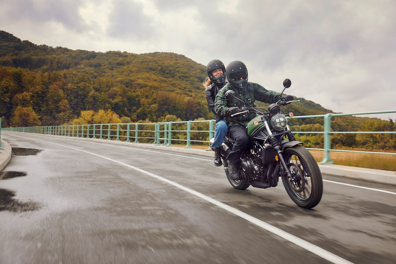 Honda CL500, la scrambler media