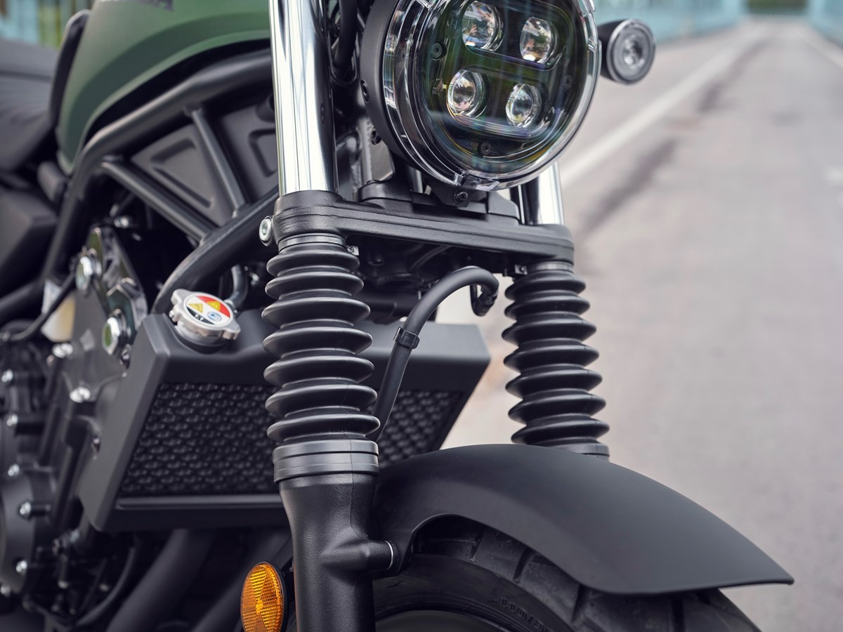 Honda CL500, la scrambler media