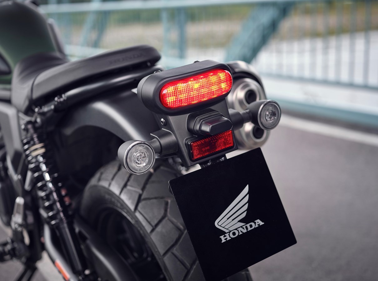 Honda CL500, la scrambler media