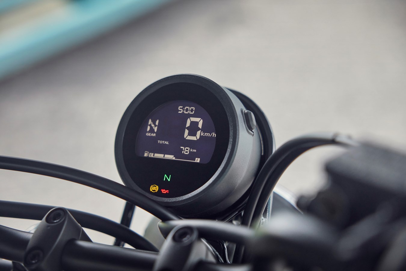 Honda CL500, la scrambler media