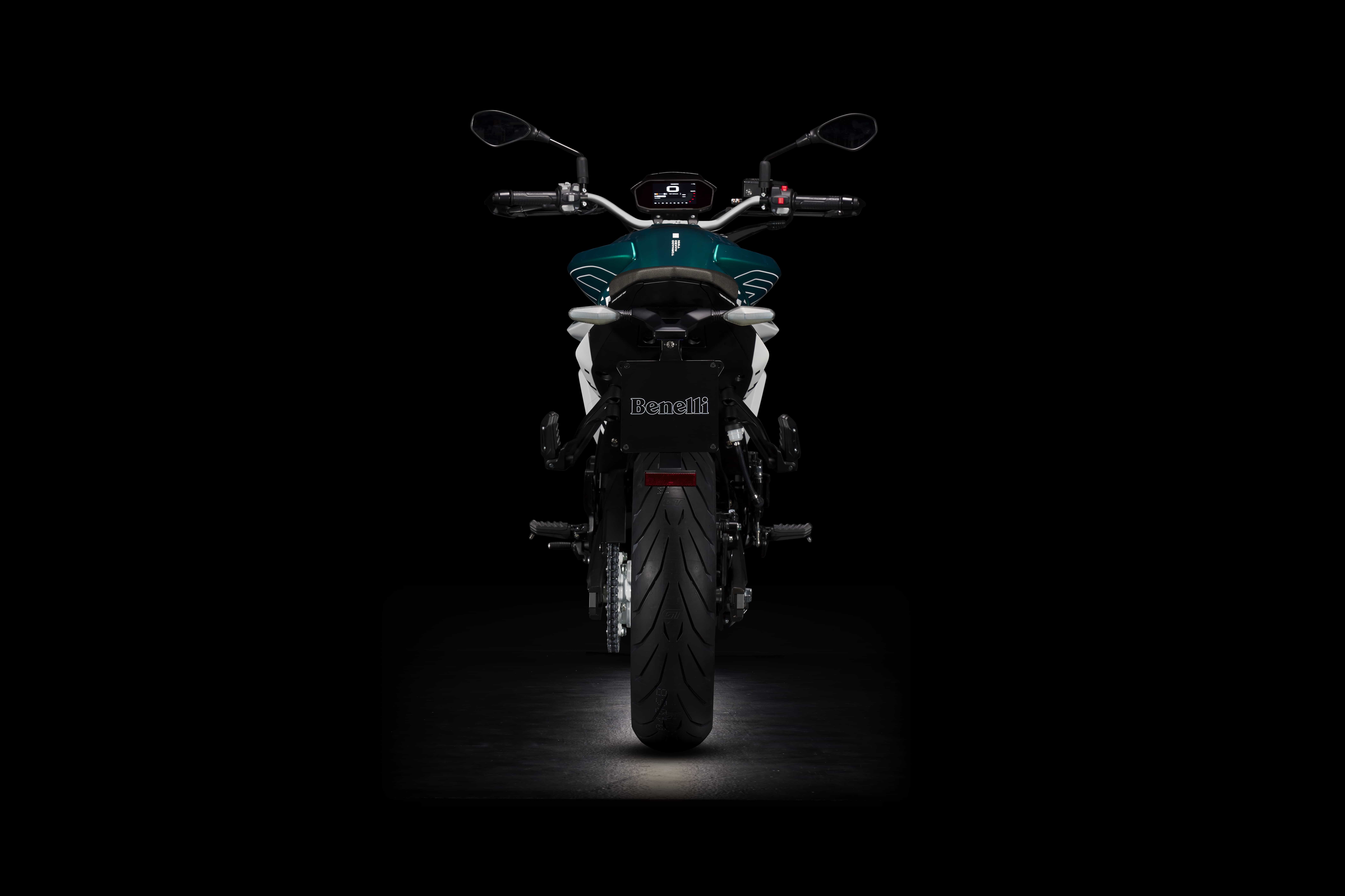 Benelli Tornado Naked Twin 500: foto