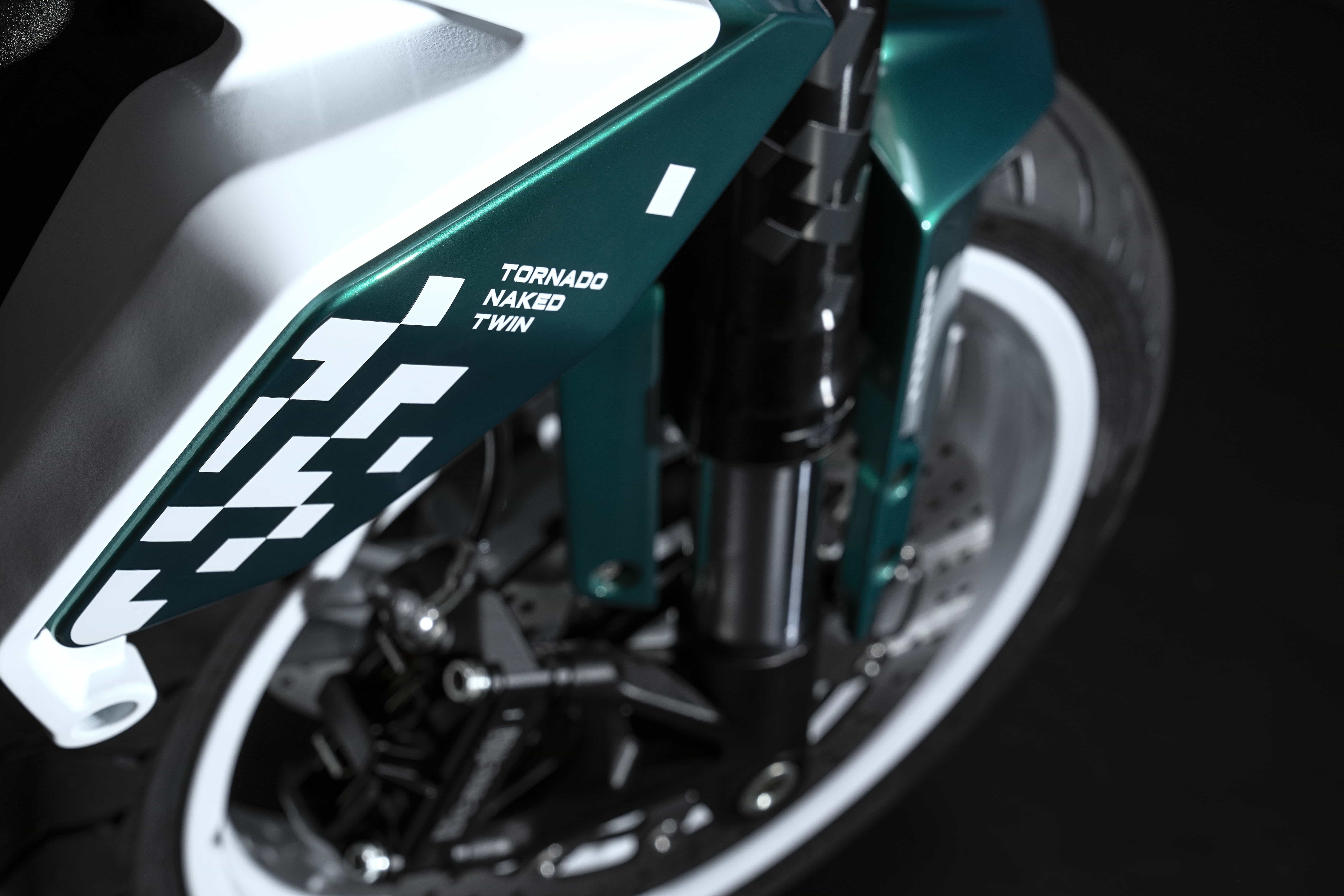 Benelli Tornado Naked Twin 500: foto