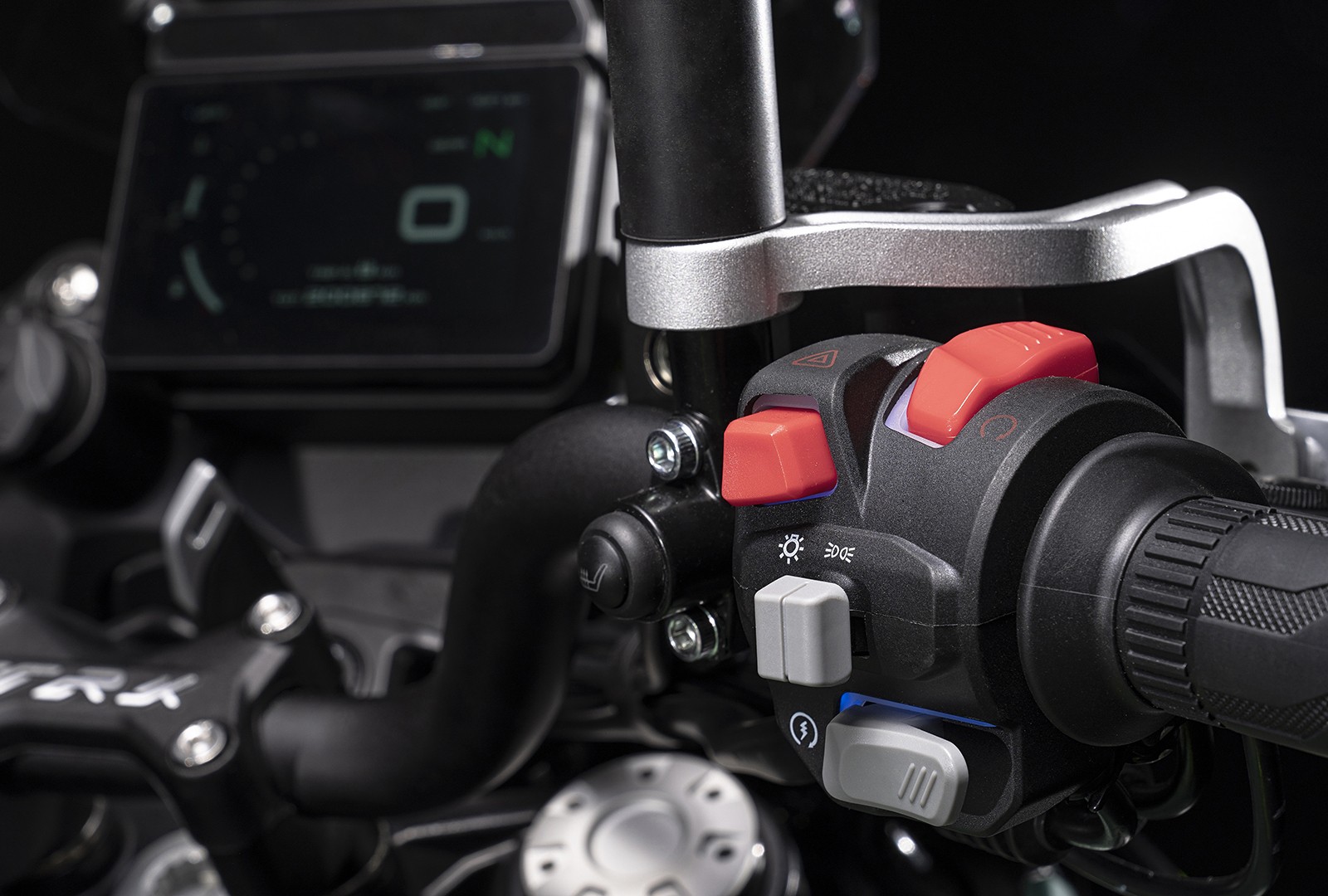 Benelli TRK 702 e 702 X: le foto