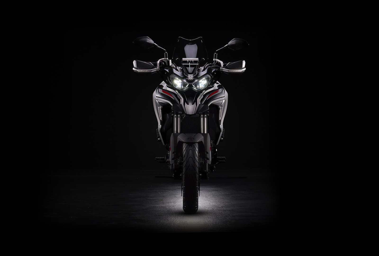 Benelli TRK 702 e 702 X: le foto