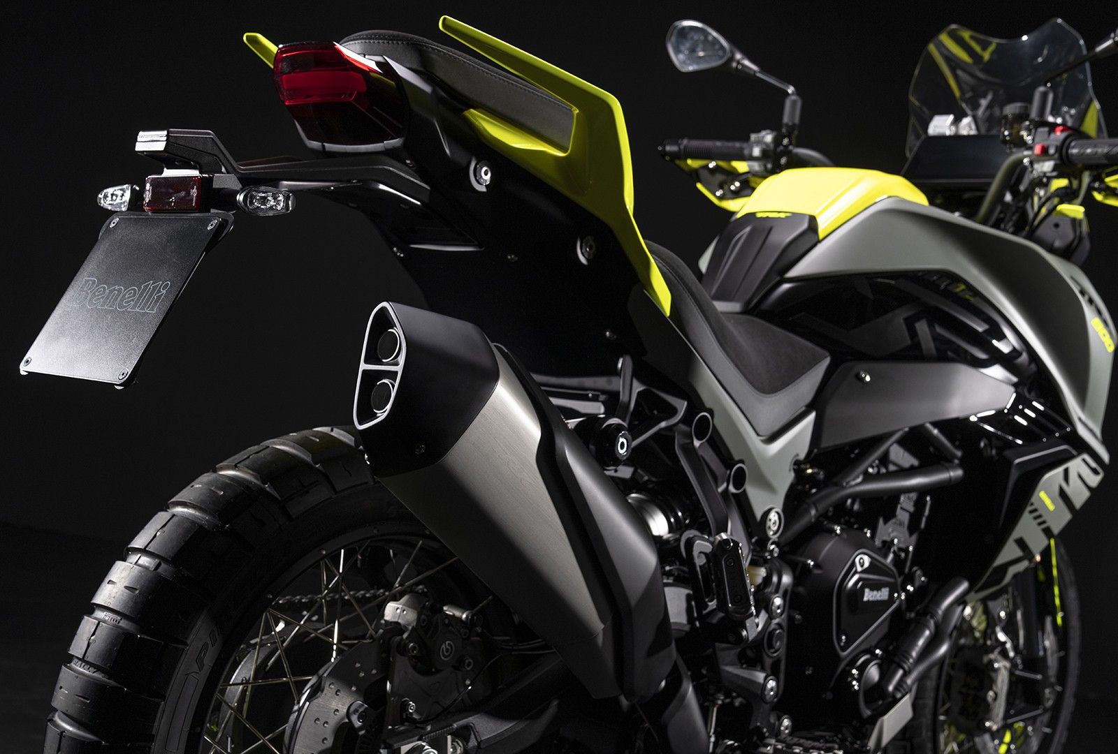 Benelli TRK 800 2023: le foto
