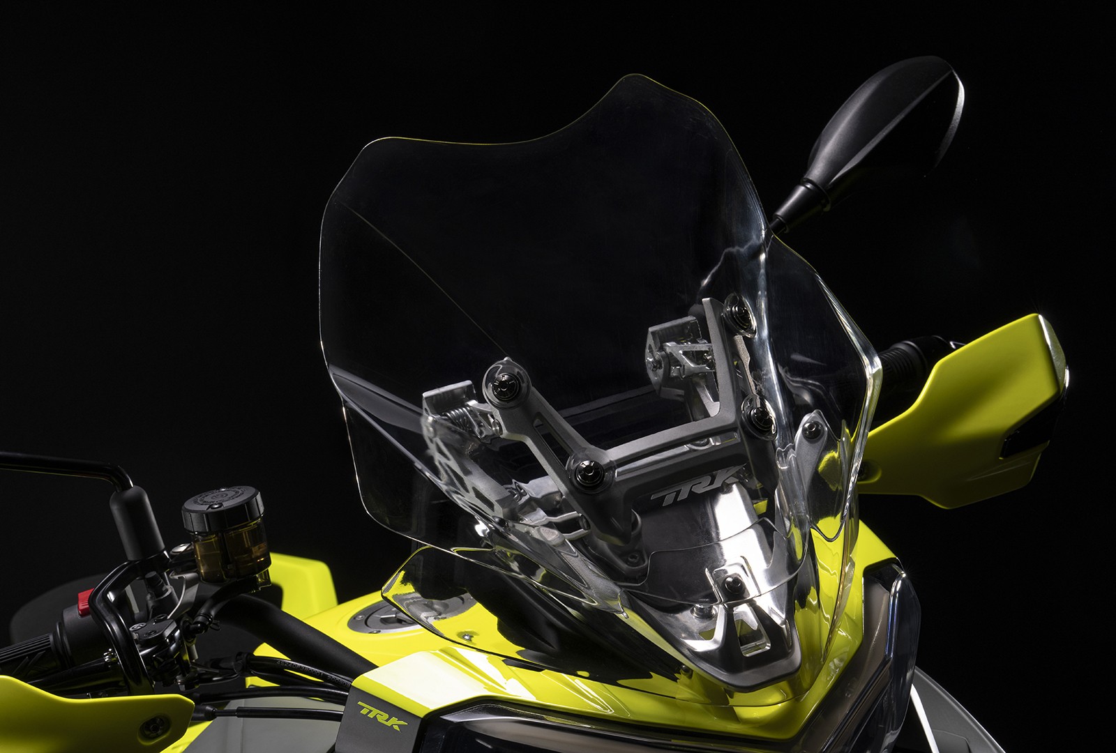 Benelli TRK 800 2023: le foto