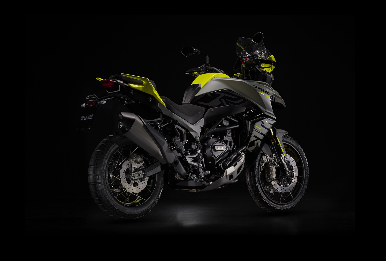 Benelli TRK 800 2023: le foto
