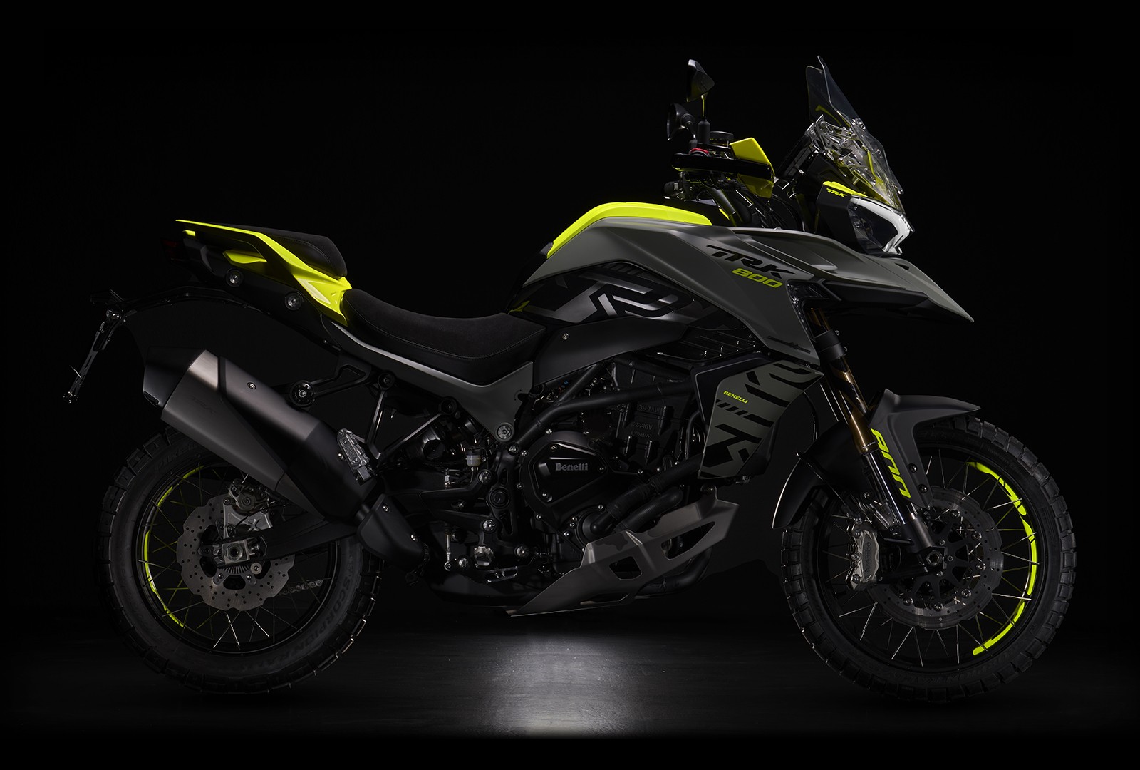 Benelli TRK 800 2023: le foto