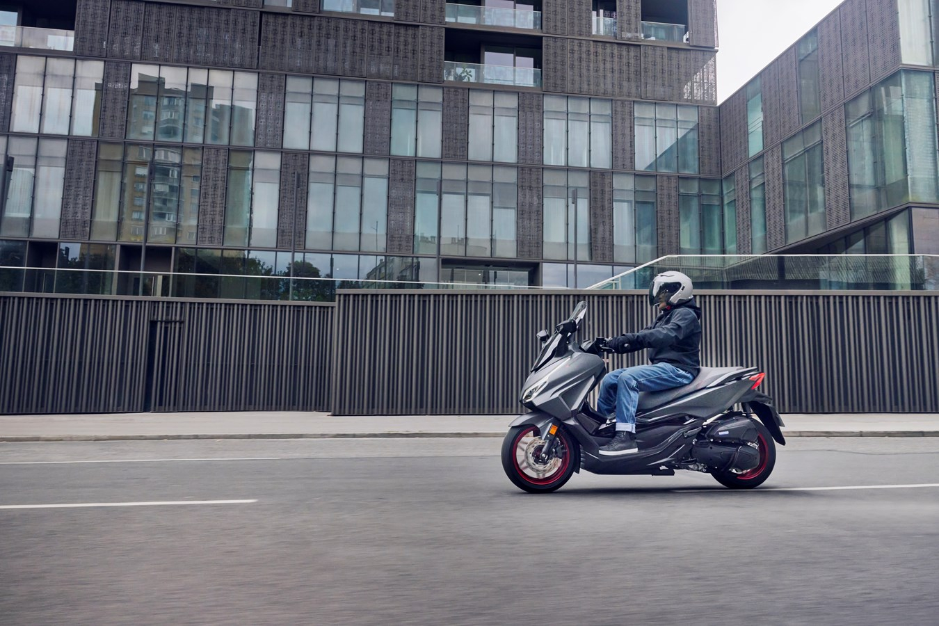 Honda Forza 125 2023: foto
