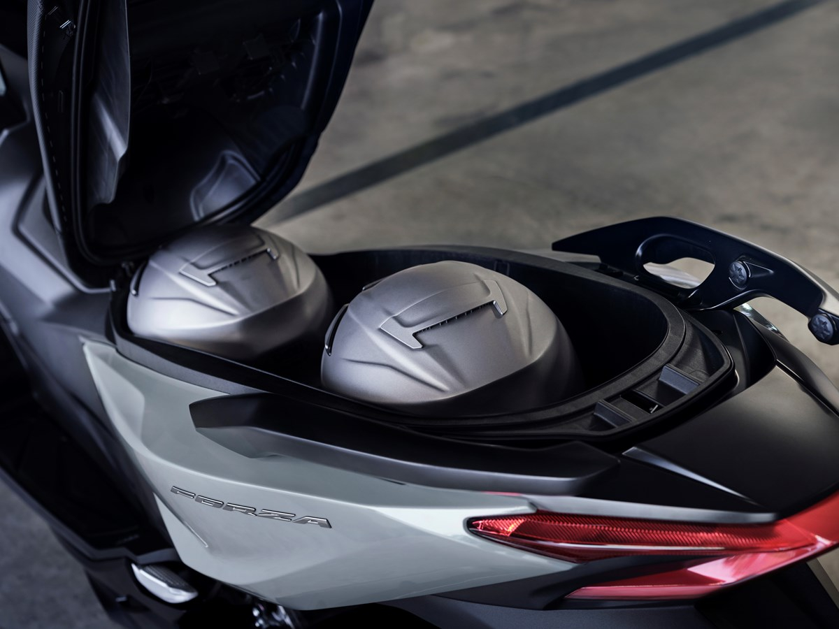 Honda Forza 125 2023: foto