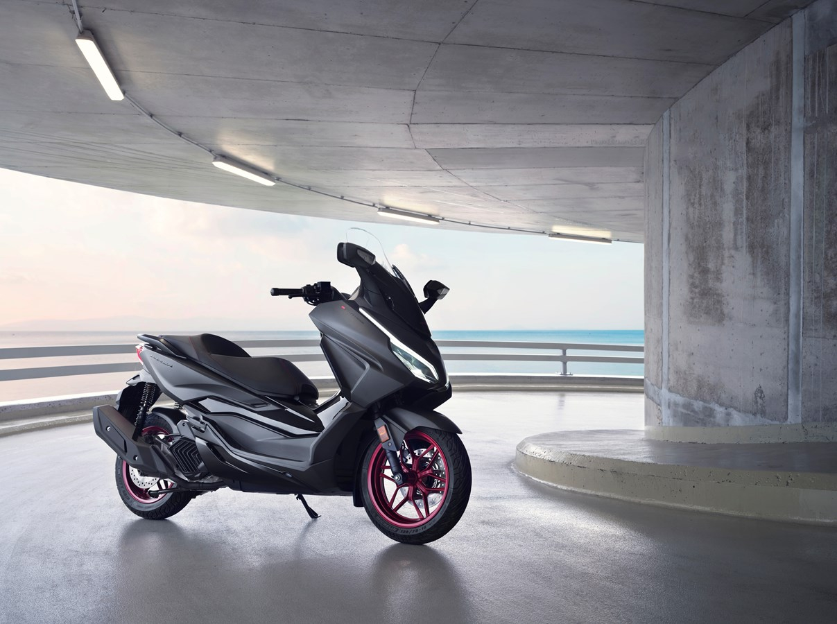 Honda Forza 125 2023: foto