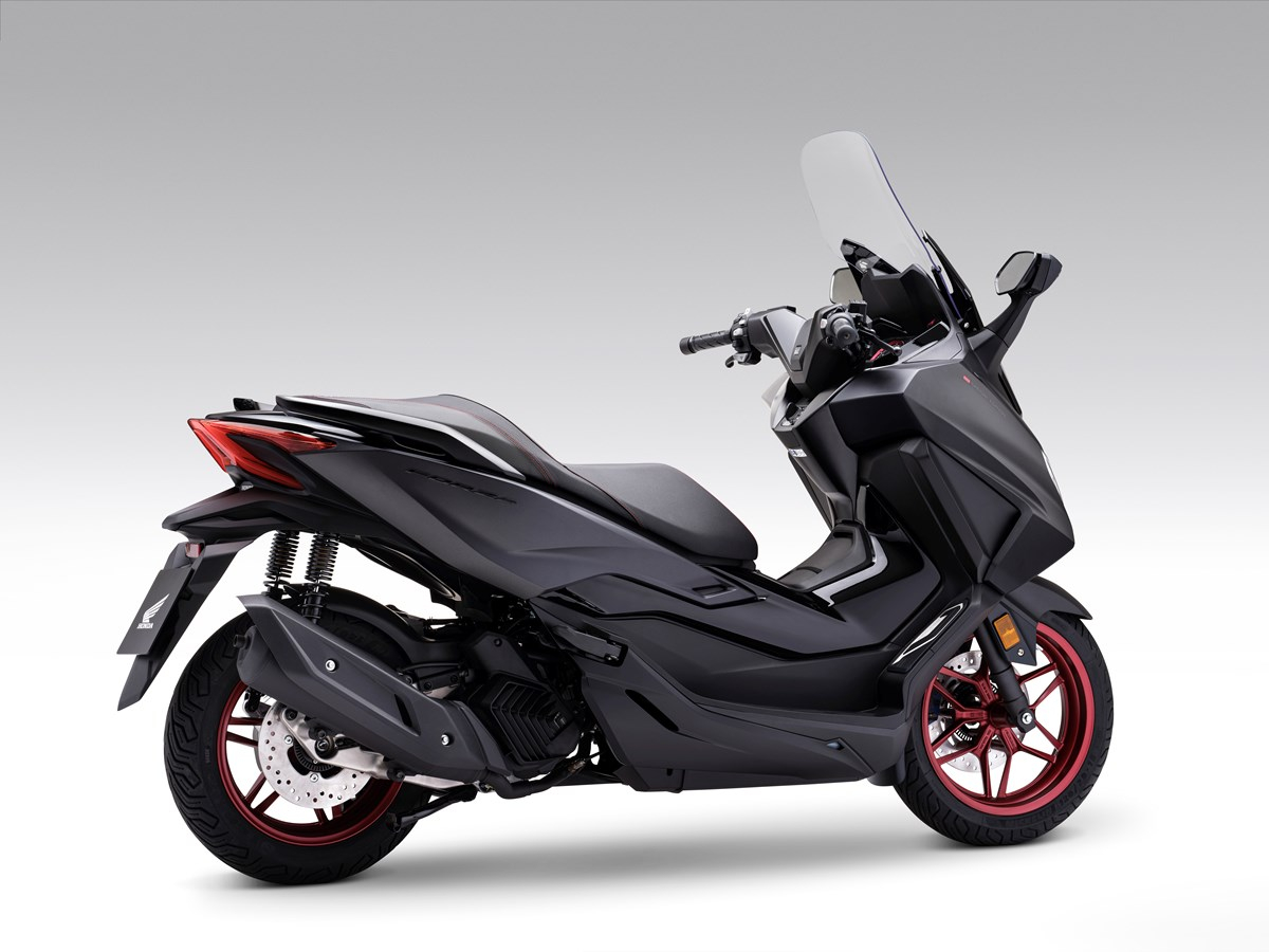 Honda Forza 125 2023: foto