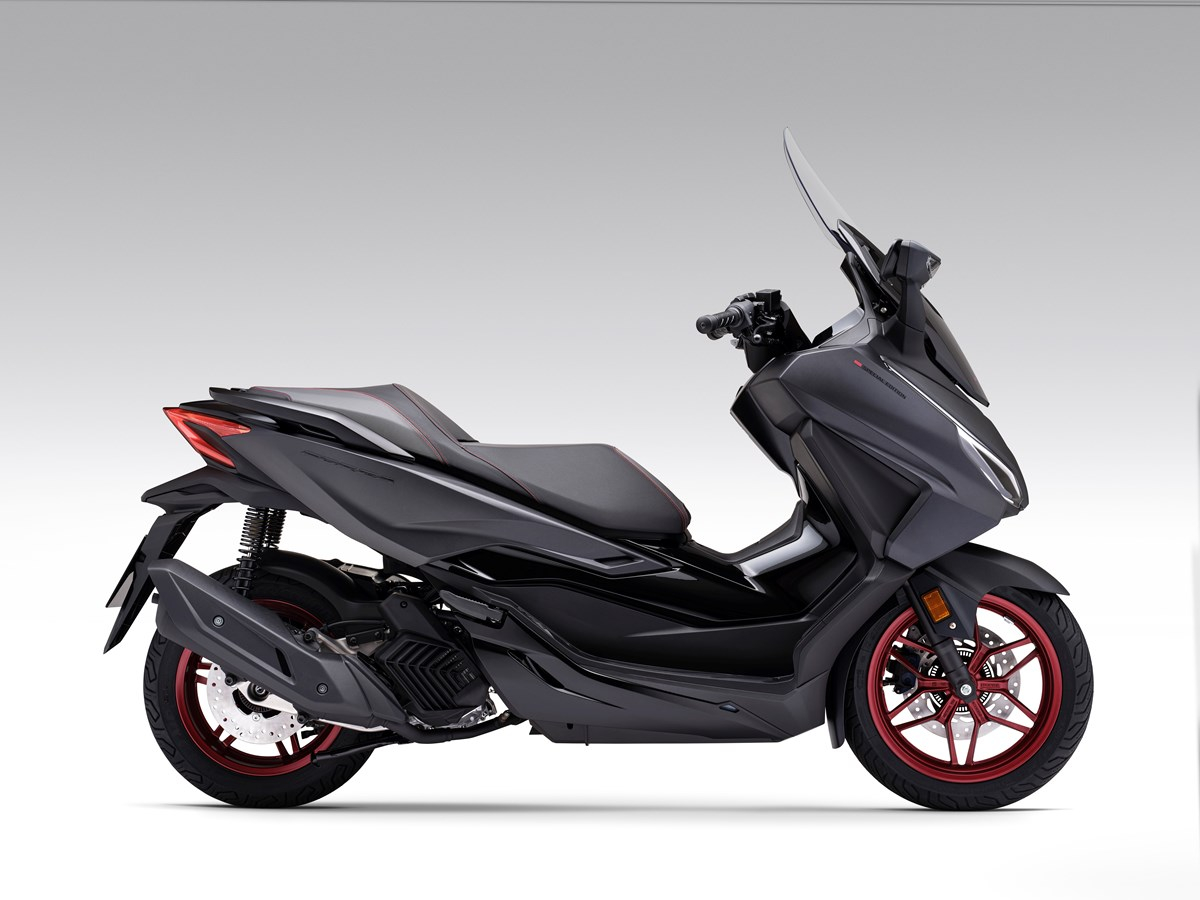 Honda Forza 125 2023: foto
