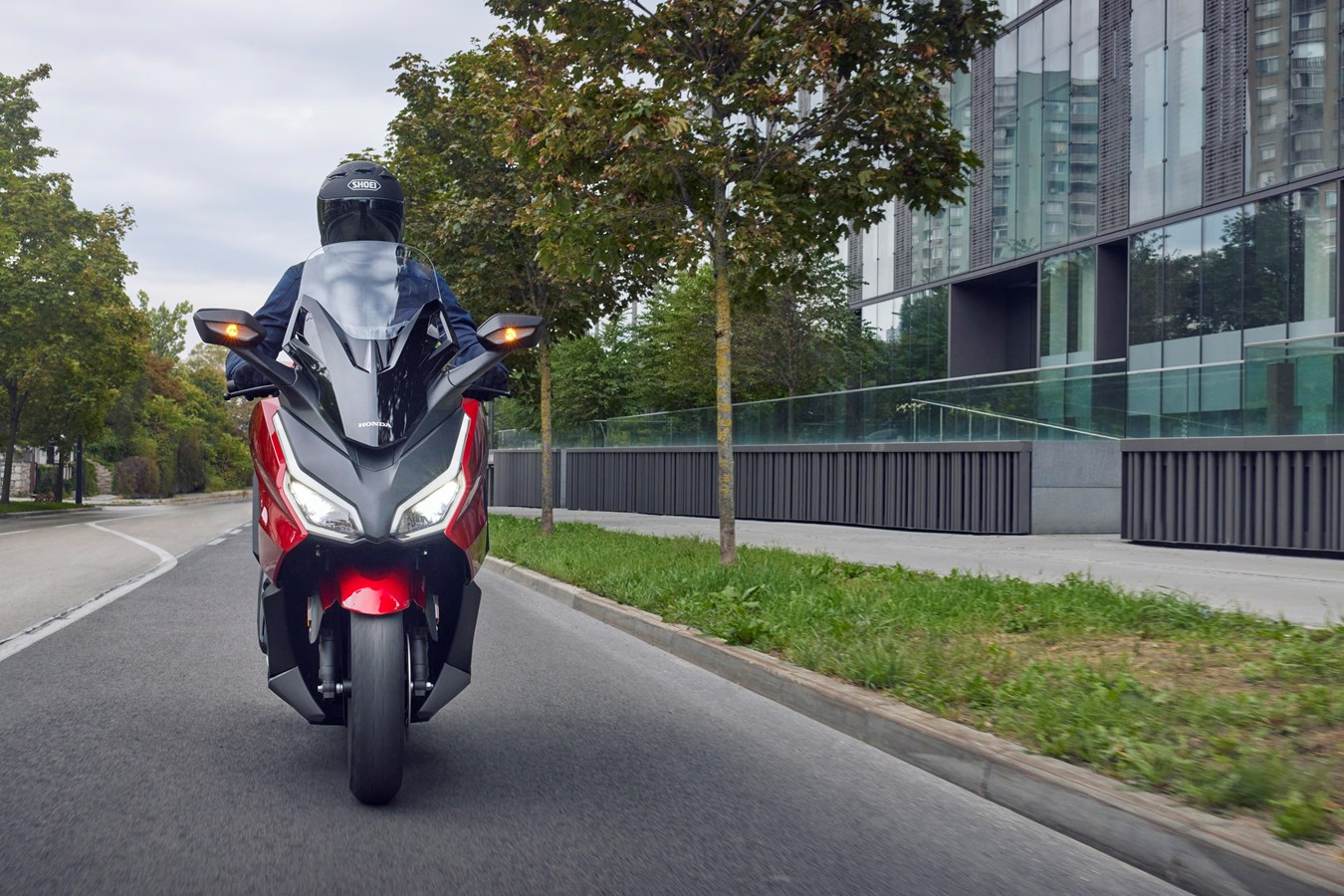 Honda Forza 350 2023: foto