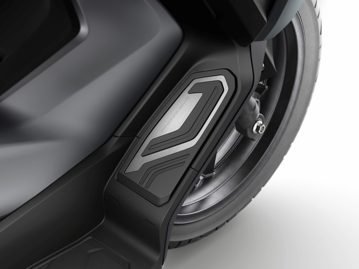 Honda Forza 350 2023: foto