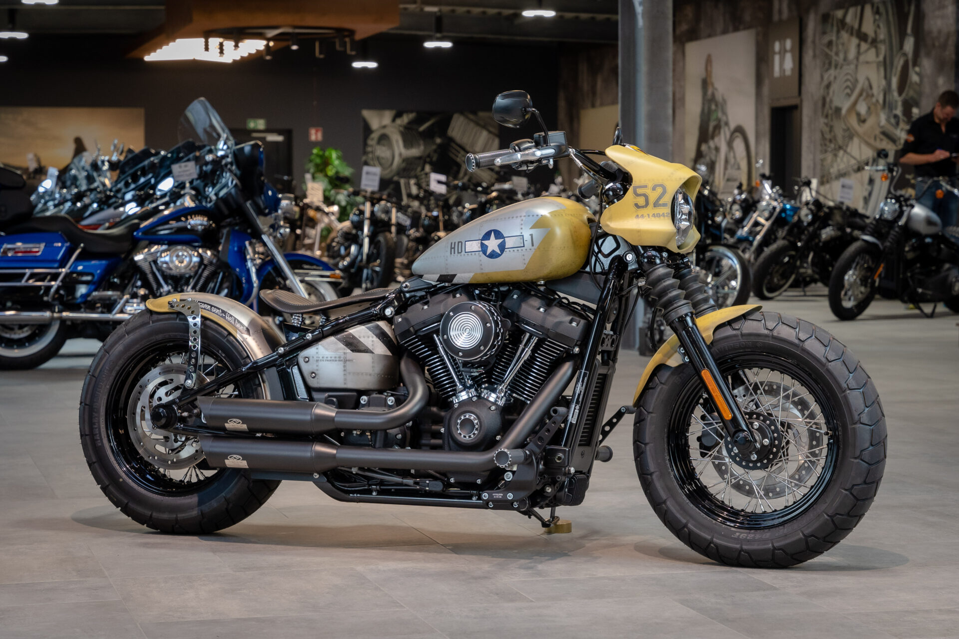 Harley-Davidson Street Bob "Mustang" by Thunderbike