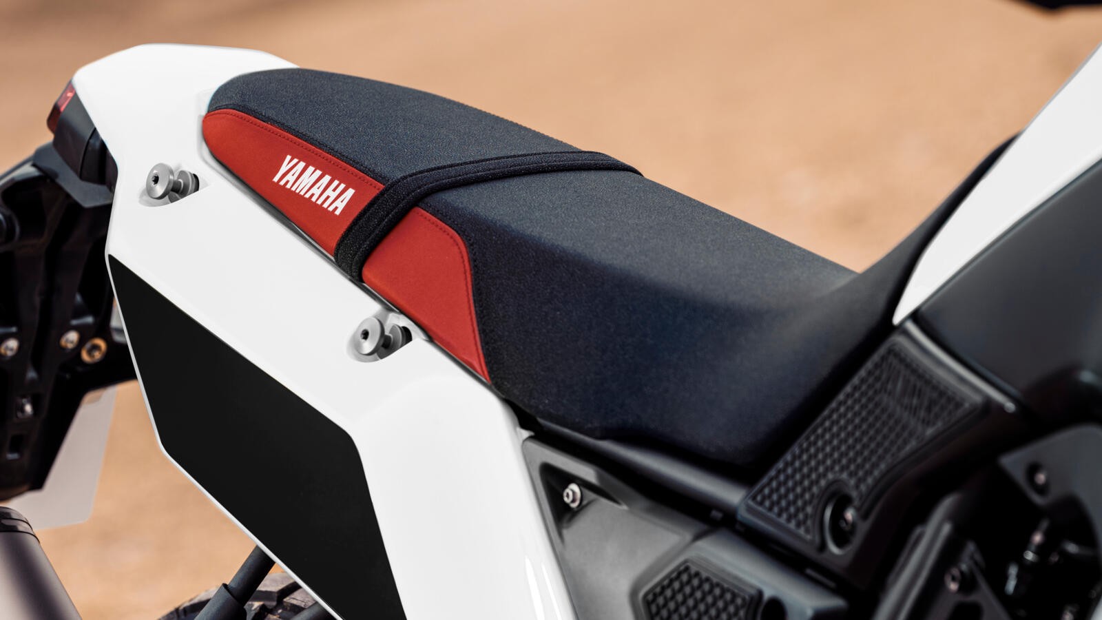 Yamaha Ténéré 700 e Ténéré 700 Rally Edition 2023: foto