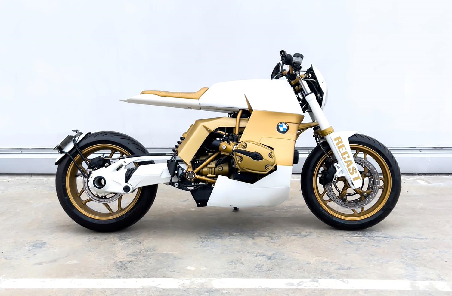 BMW R 1200 ST by Recast Moto