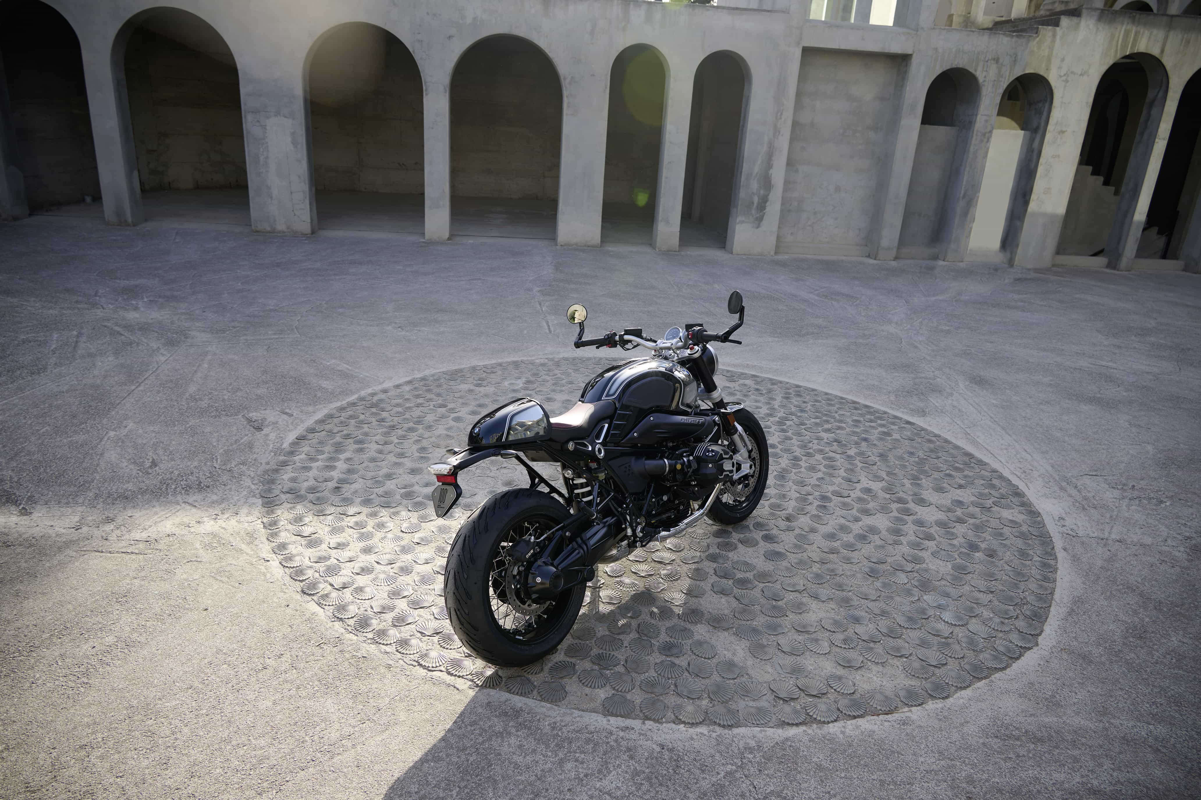 BMW R nineT e R 18 100 Years