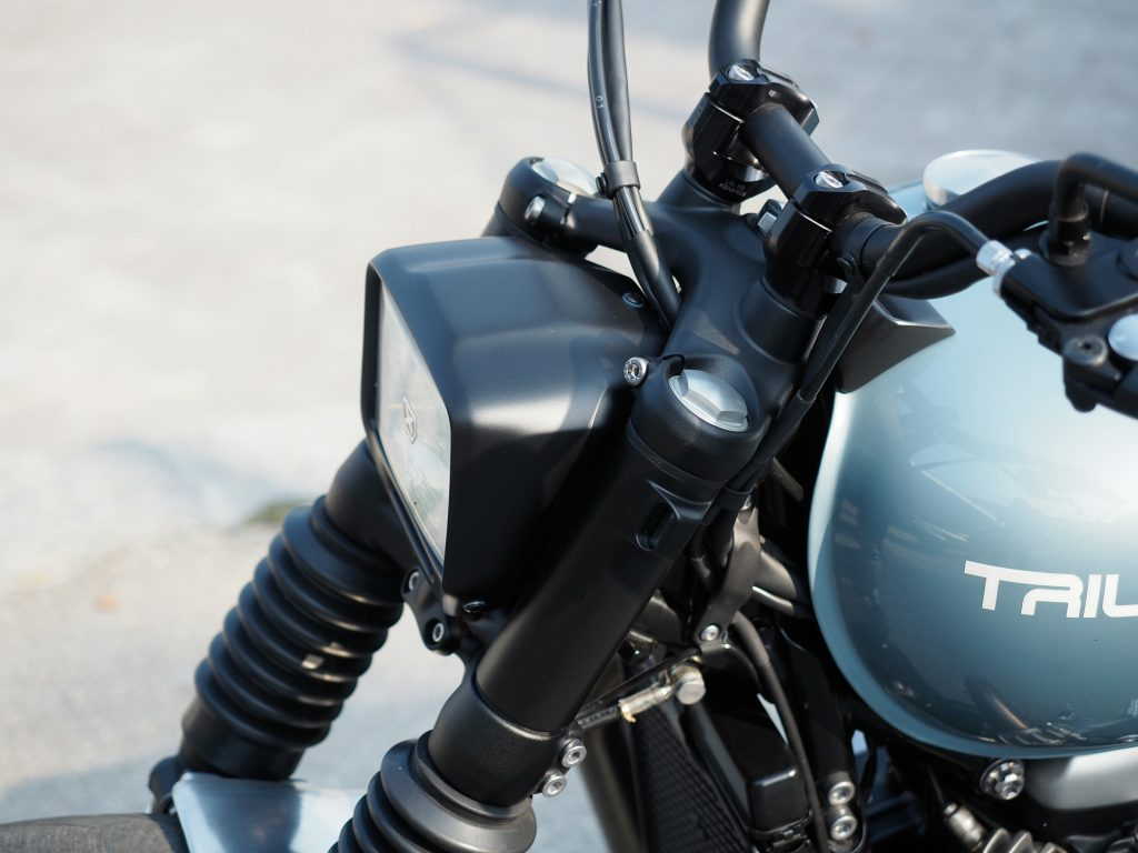 Triumph Bonneville Bobber "B-Type" by JvB