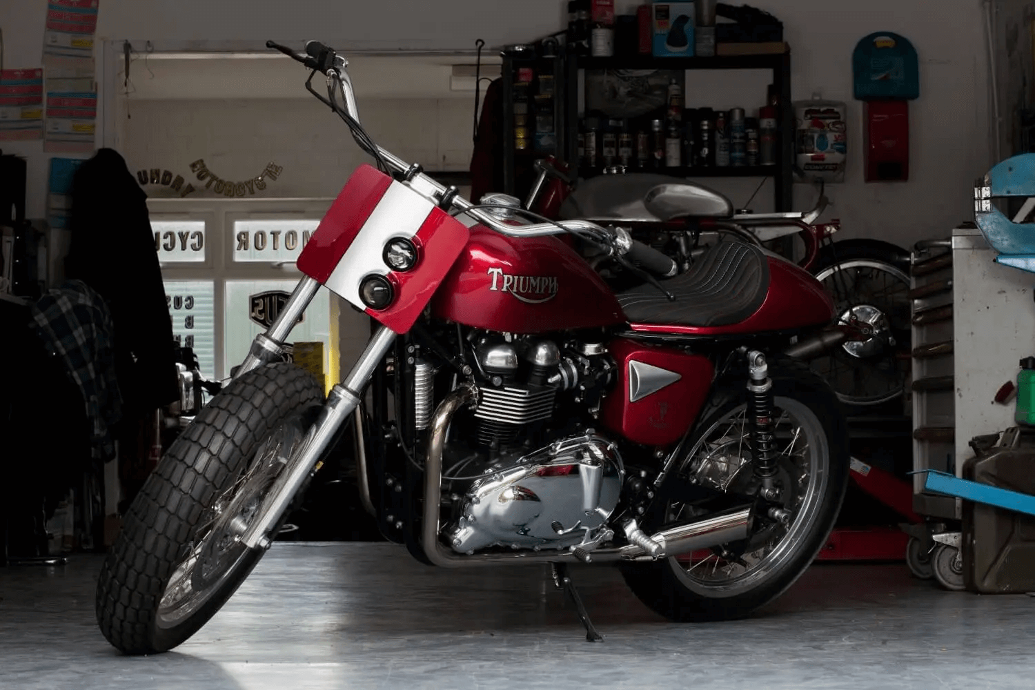 Triumph Bonneville "T100 Tracker" | Foundry Motorcycle