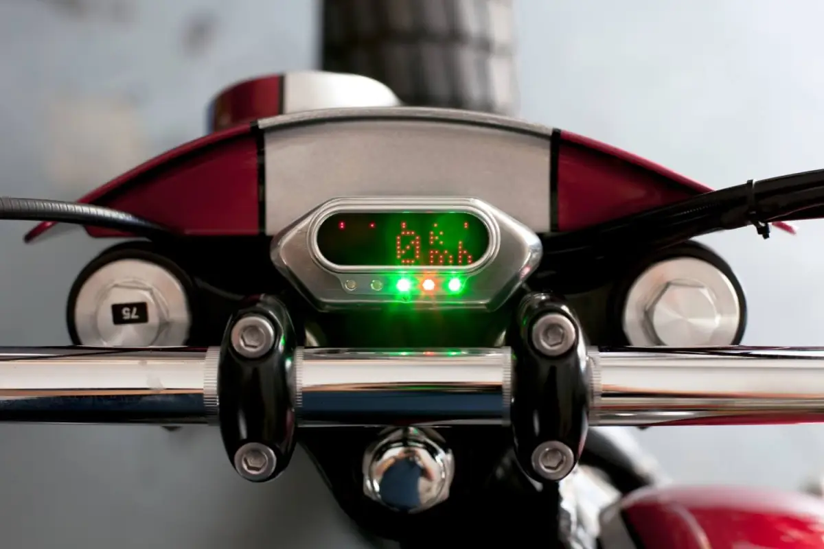 Triumph Bonneville "T100 Tracker" | Foundry Motorcycle