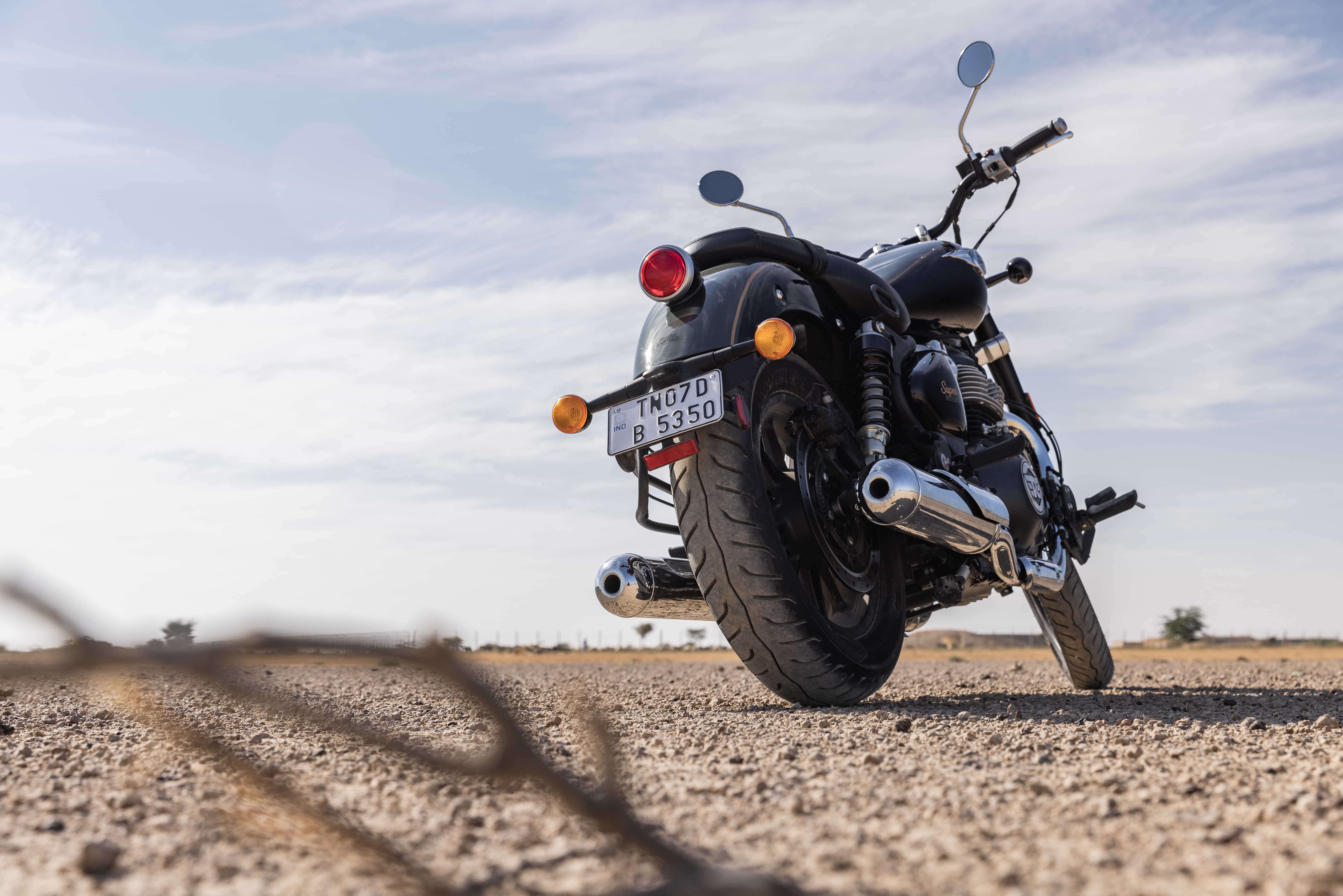 Royal Enfield Super Meteor 650: foto