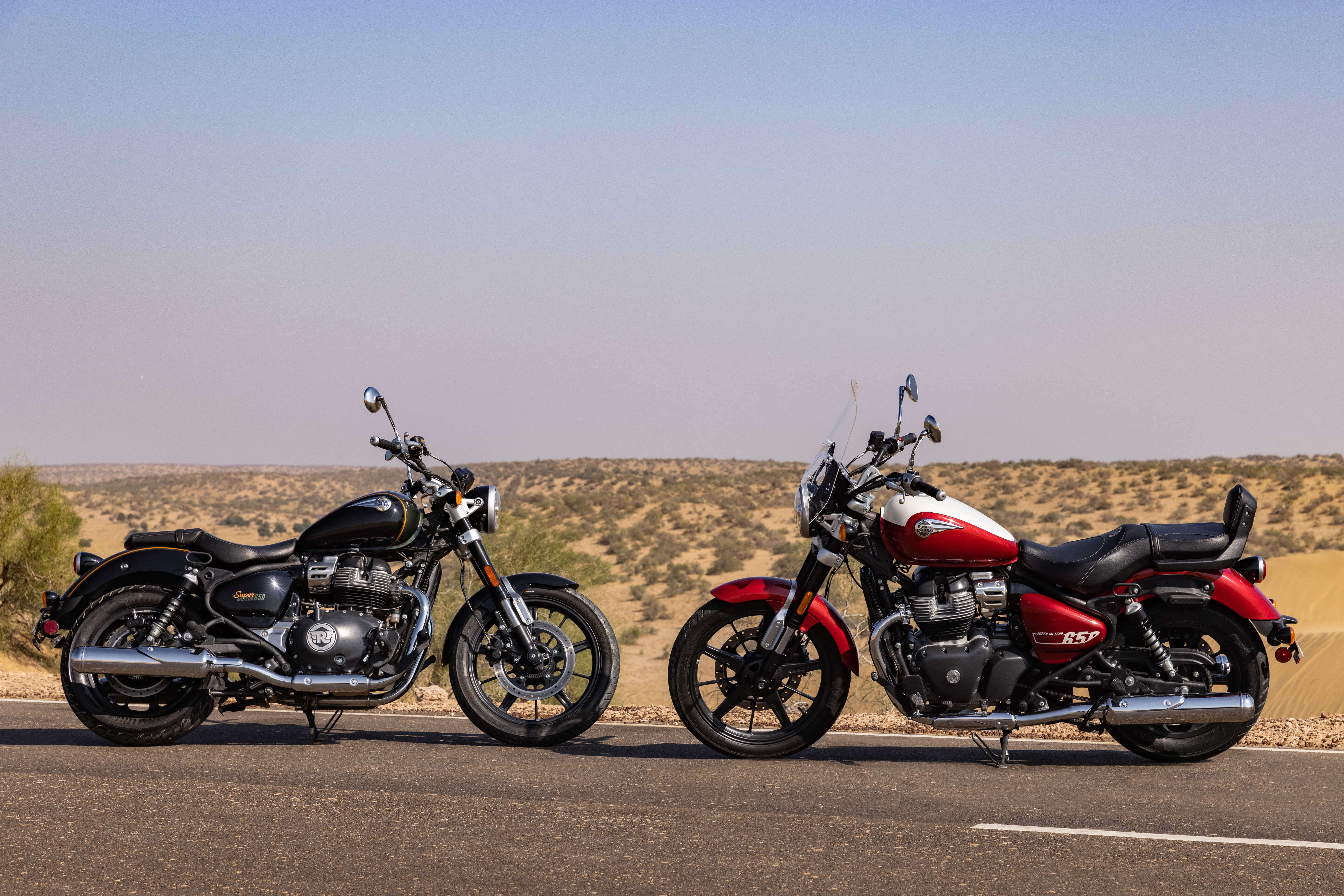 Royal Enfield Super Meteor 650: foto