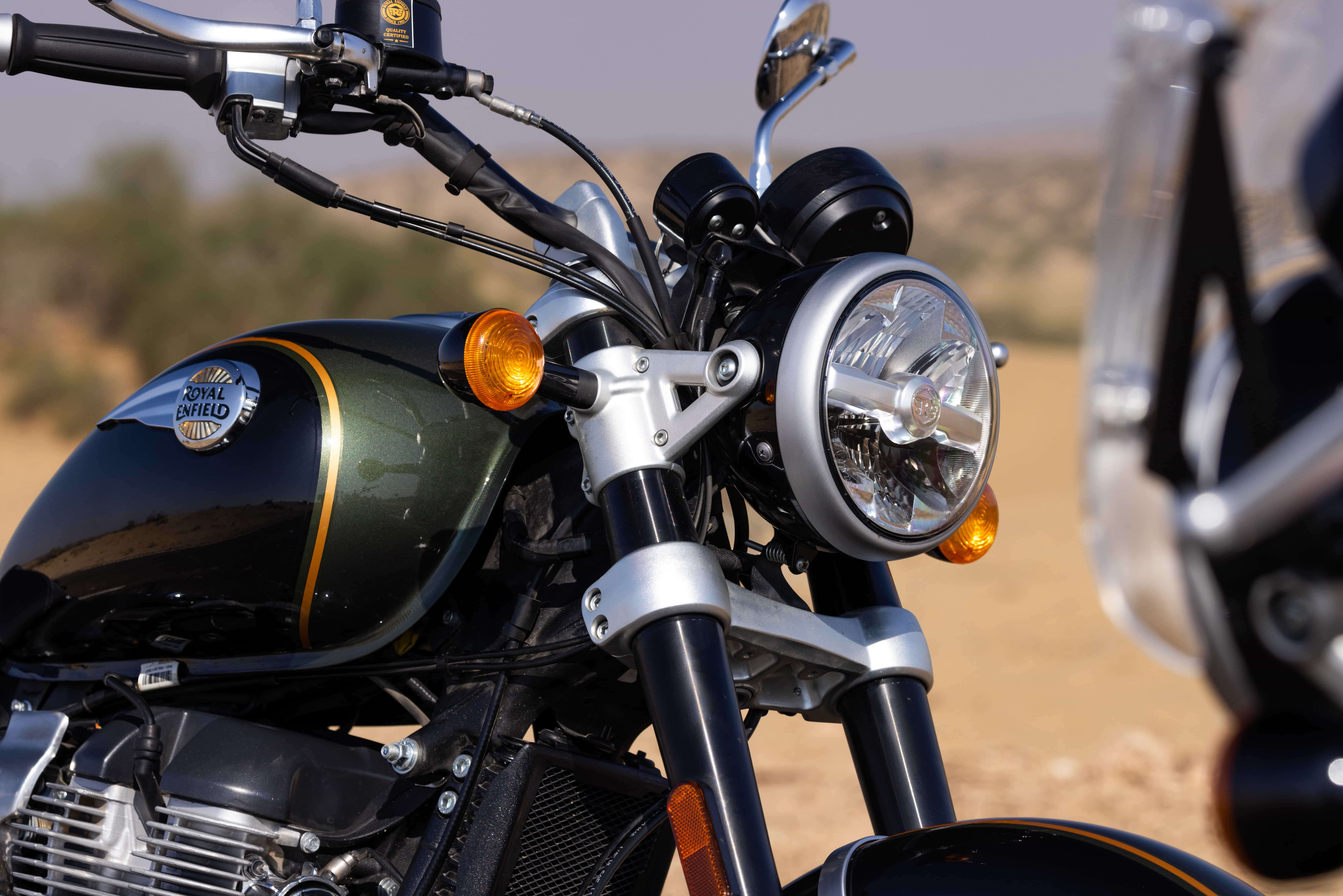 Royal Enfield Super Meteor 650: foto